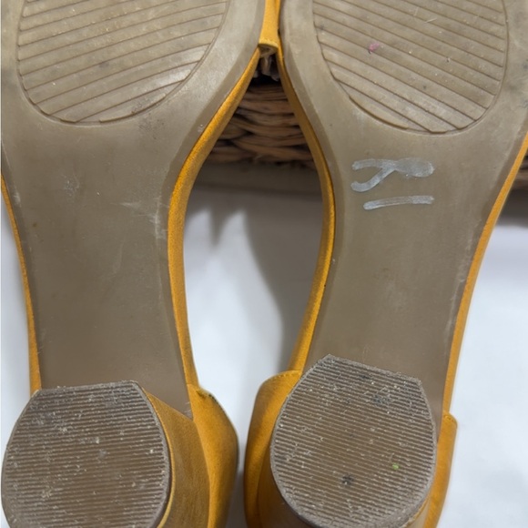 White Mountain Women's Mustard Sandals - Picture 2 of 3